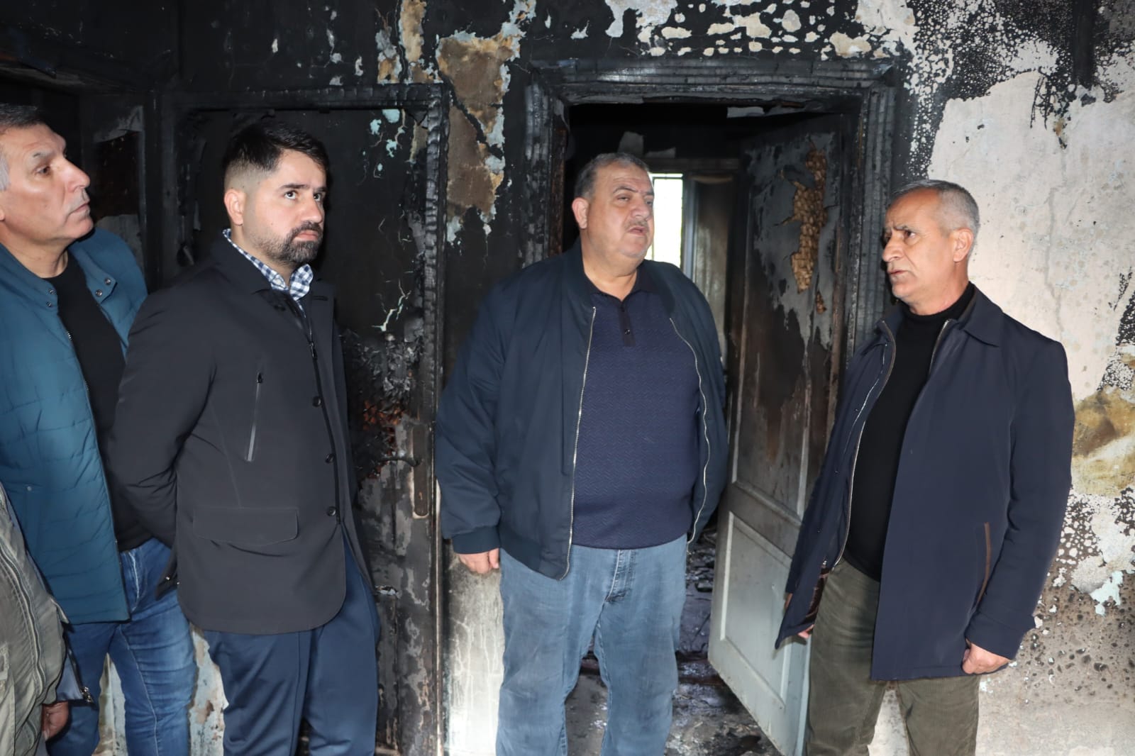 Başkan İpek evi yanan vatandaşa ziyaret