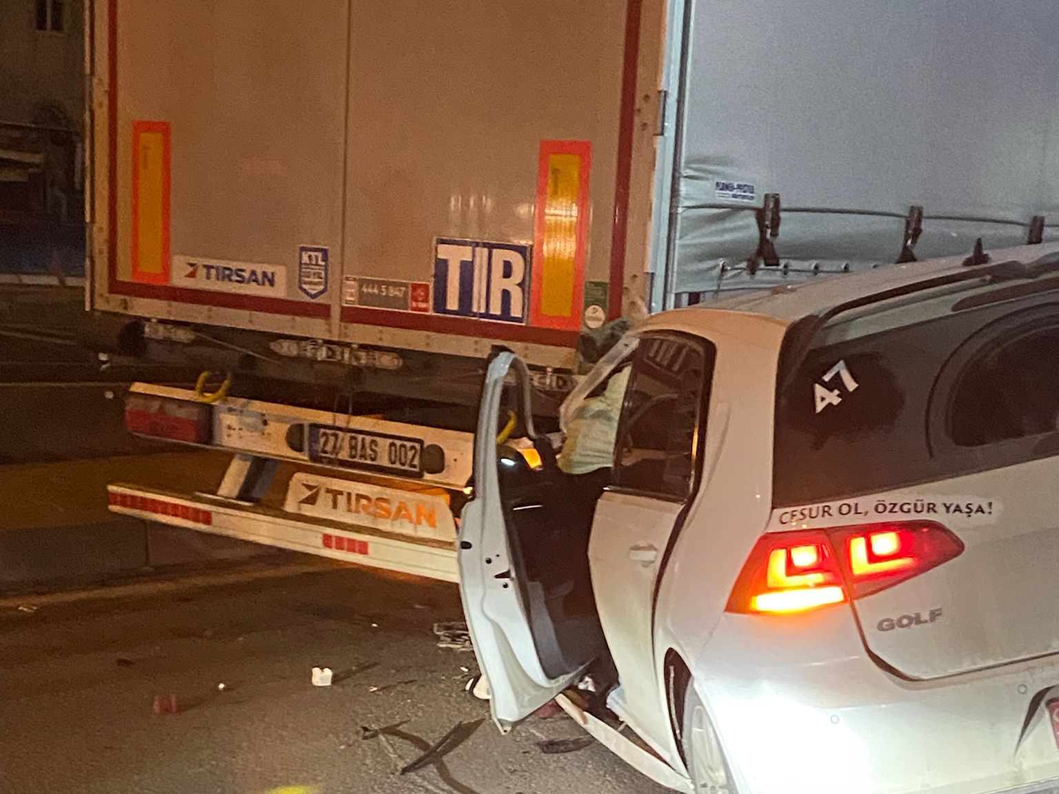 Kızıltepe’de otomobil TIR ile çarpıştı:1 Yarali