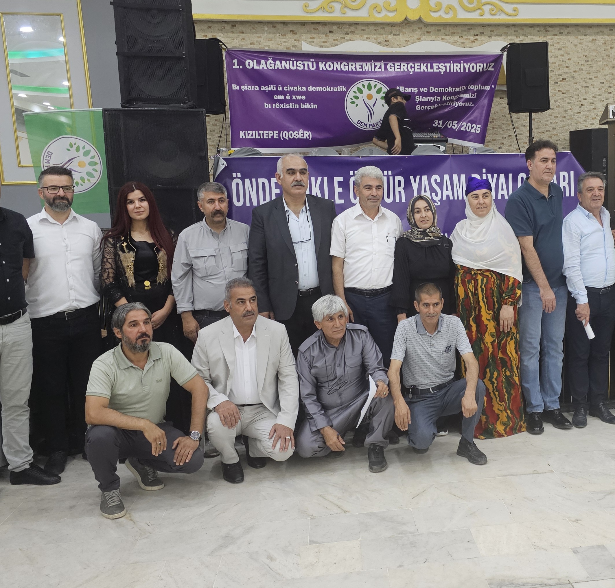 DEM Parti Kızıltepe’de Olağanüstü Toplandı: Yeni Yönetimini Belirledi