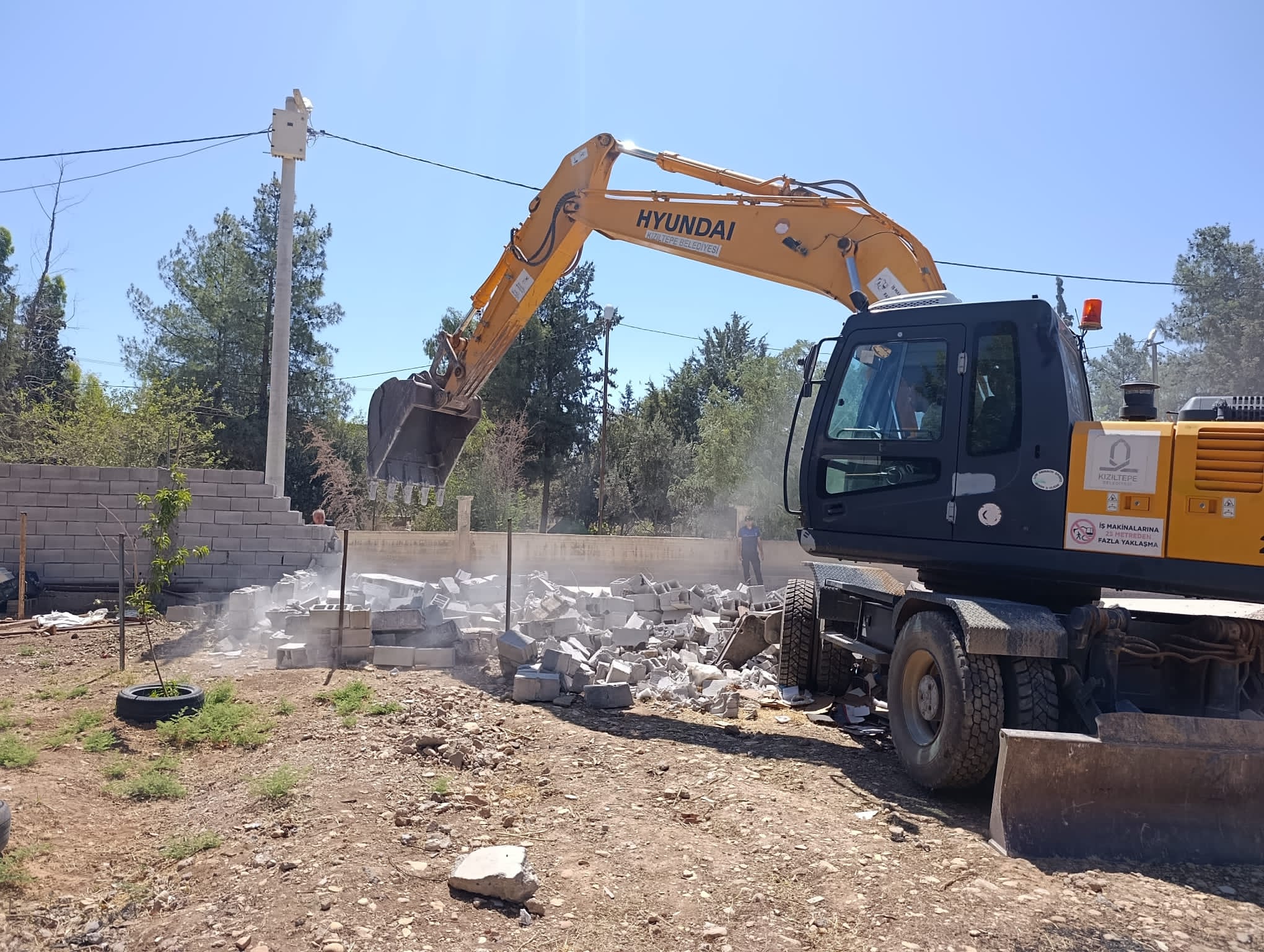 Kızıltepe Belediyesi, İşgal Edilen Yolu Trafiğe Açtı