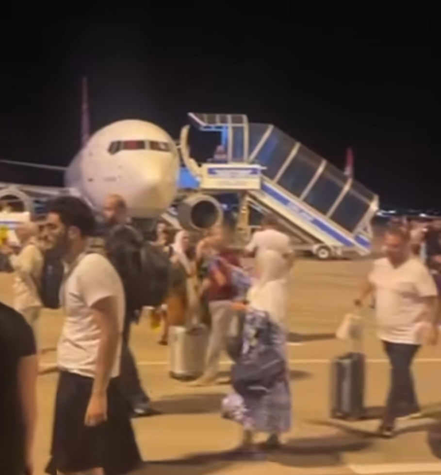 Mardin Havalimanı’nda Uçuş Krizi: Yolcular Saatlerce Beklediler