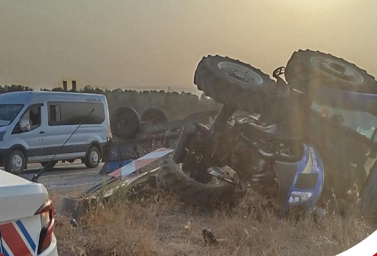 Mardin’de traktör devrildi: 3 yaralı