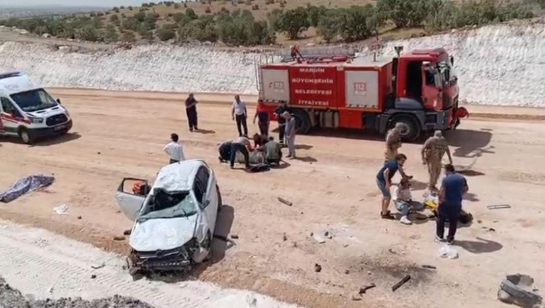 Mardin’de araç uçuruma yuvarlandı; ölü ve yaralılar var