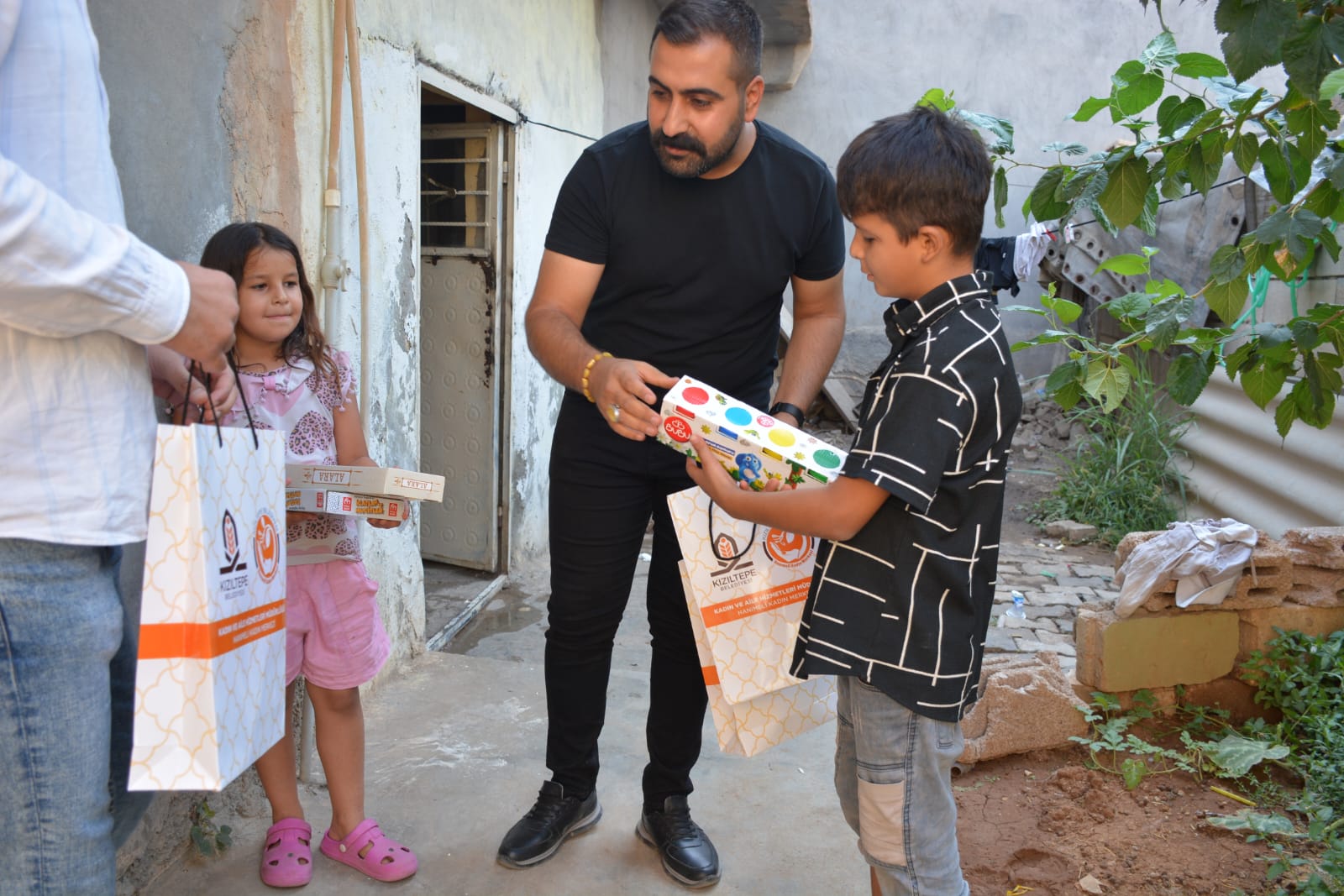 Kızıltepe Belediyesi 3 Bin Öğrenciye Kırtasiye Yardımı Dağıtıldı