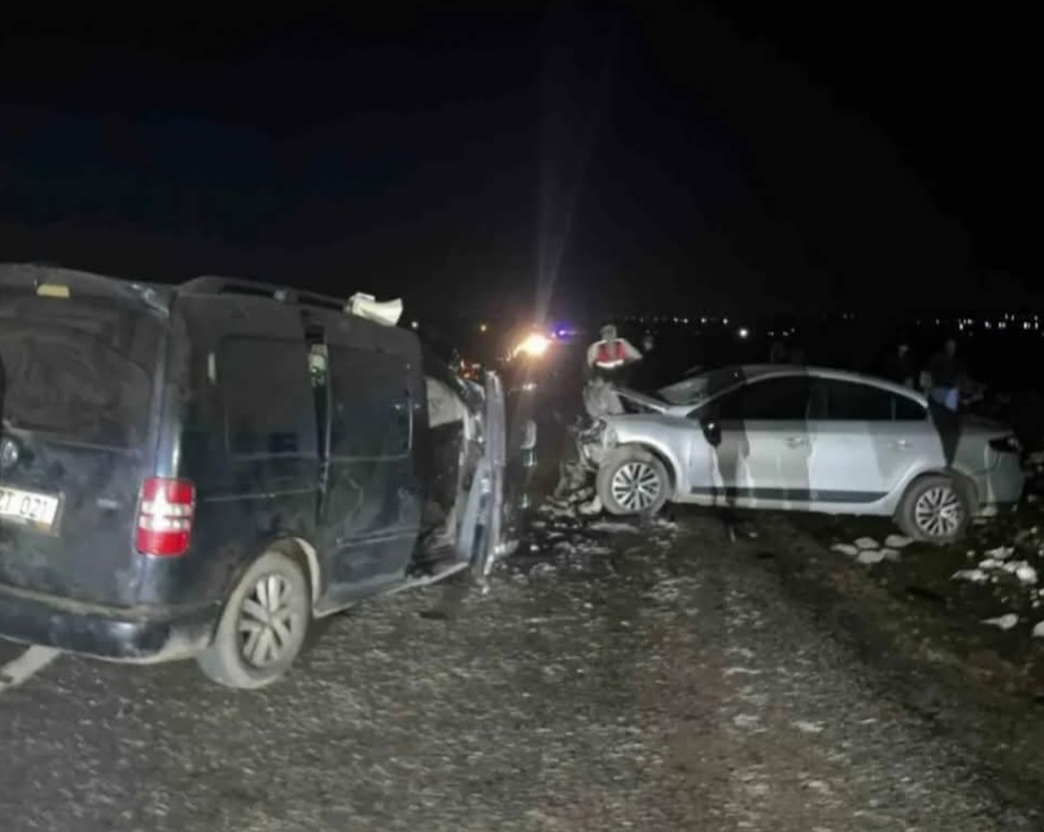 Diyarbakır’da Trafik Kazası 5 ölü 2 Kişi’de Yaralandı
