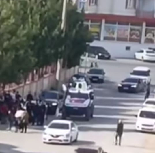 Nusaybin’de Park Halindeki Araca Silahlı Saldırı: 1 Yaralı