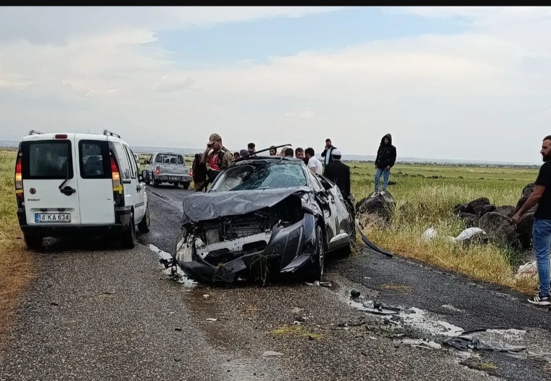 Çınar’da Feci Kaza: 2 Kişi Hayatını Kaybetti, Acı Haberi Alan Yakını Kalp Krizinden Öldü